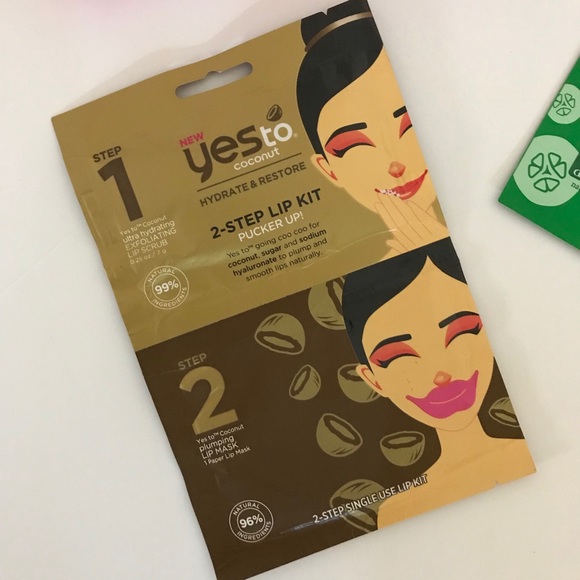 Home Spa Night- Bow Headband - Sheet Face Mask - Lip Scrub Mask Yes to Cucumbers - Picture 4 of 6